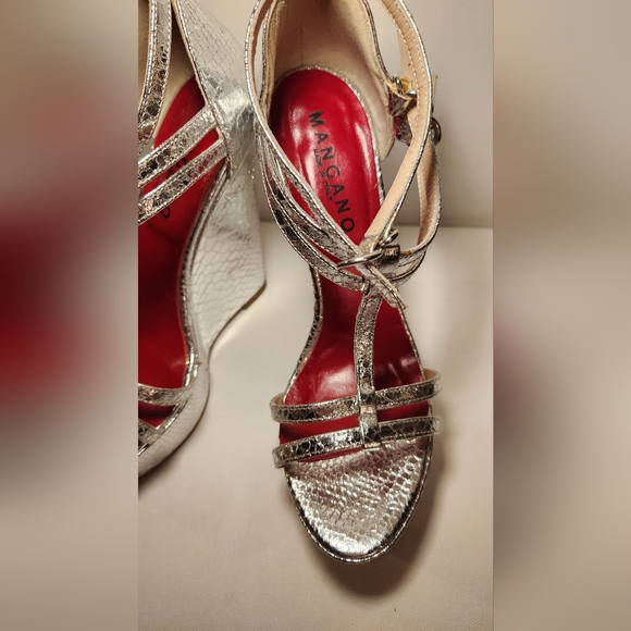Mangano Italy silver leather platform high heels size 39 Womans Shoe - Picture 4 of 8